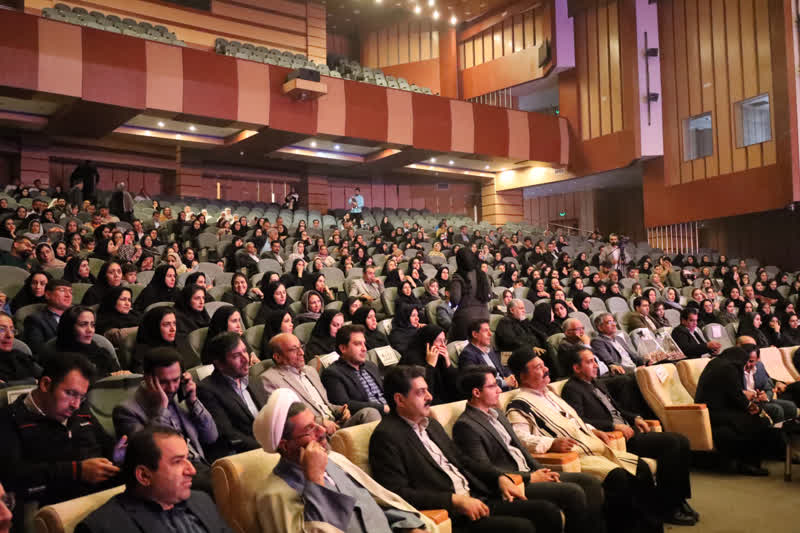 تصاویری از جشن گرامیداشت هفته پرستار در فرهنگسرای شهرکرد