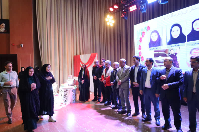 تصاویری از جشن گرامیداشت هفته پرستار در فرهنگسرای شهرکرد