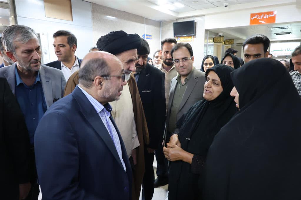 تصاویر تجلیل نماینده ولی فقیه در استان از کادر پرستاری تصاویر تجلیل نماینده ولی فقیه در استان از کادر پرستاری