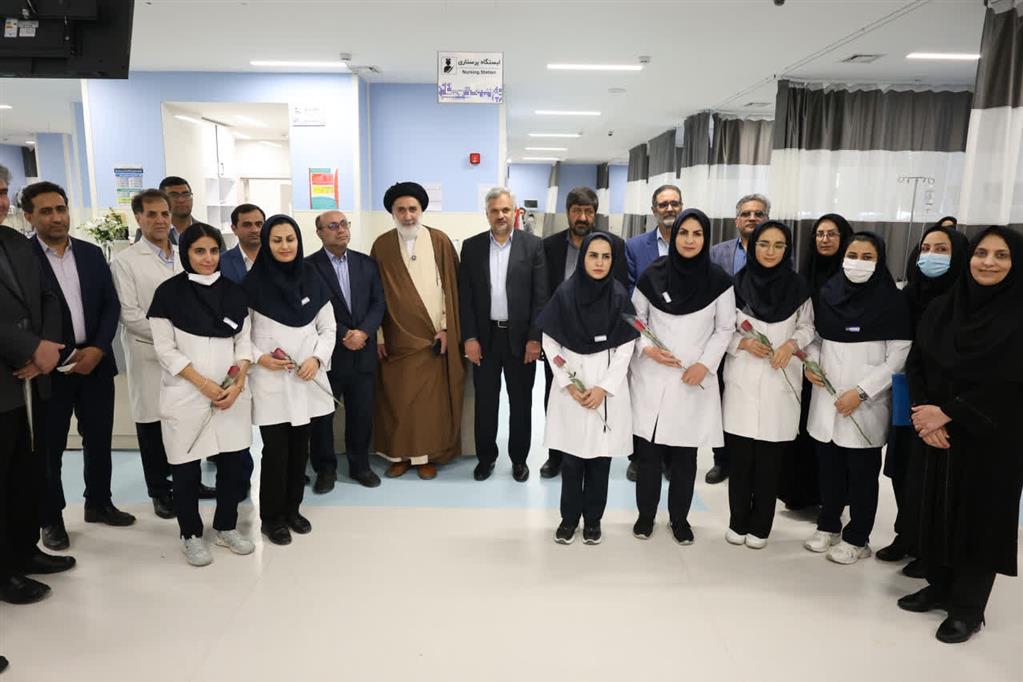 تصاویر تجلیل نماینده ولی فقیه در استان از کادر پرستاری تصاویر تجلیل نماینده ولی فقیه در استان از کادر پرستاری