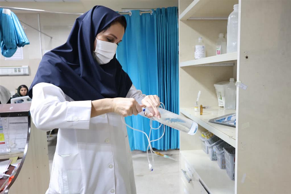 تصاویر تجلیل نماینده ولی فقیه در استان از کادر پرستاری تصاویر تجلیل نماینده ولی فقیه در استان از کادر پرستاری