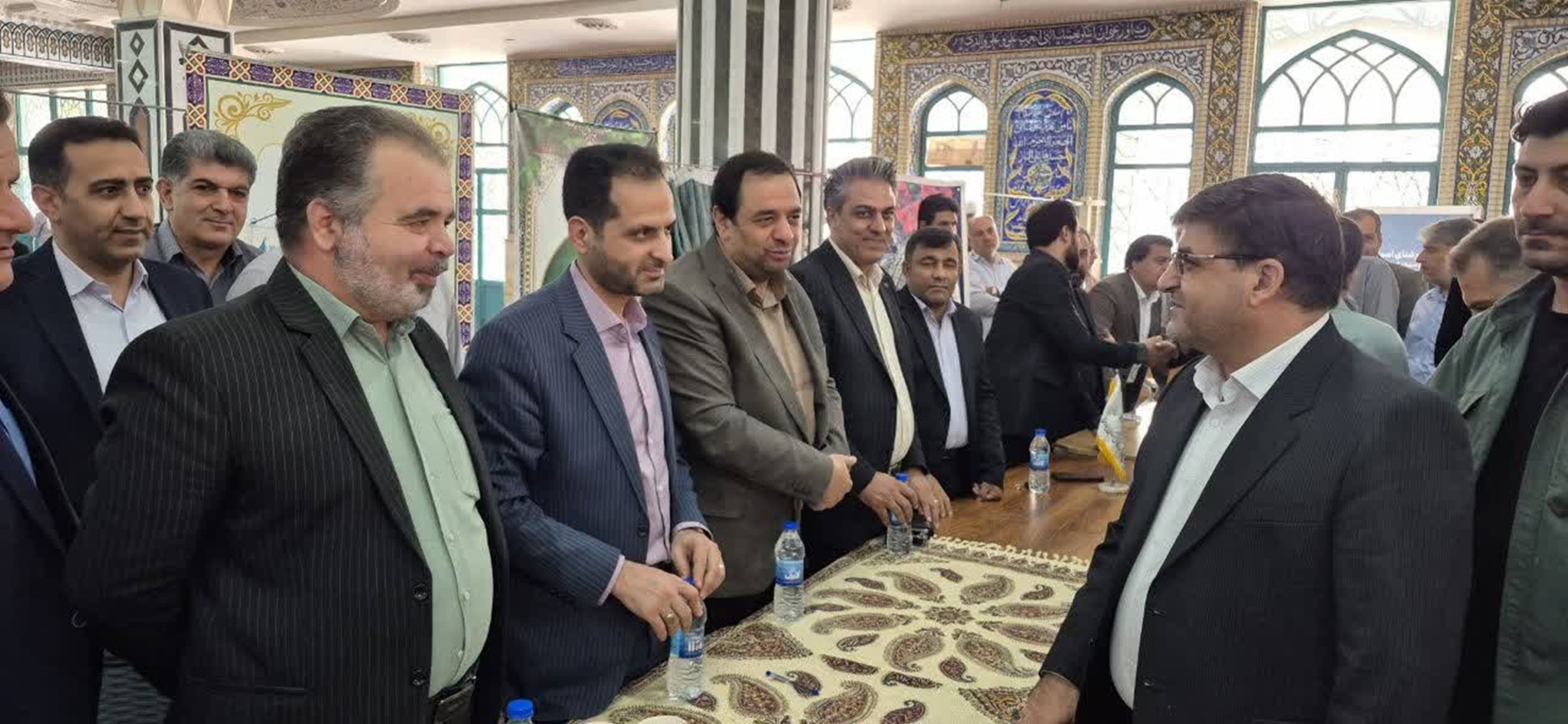 برپایی میز خدمت دانشگاه علوم پزشکی شهرکرد به مناسبت هفته دولت